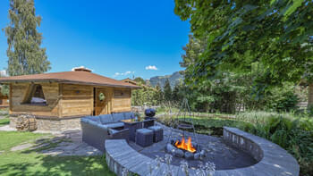 Grill Lodge mit Smart-TV, Soundanlage, Kugelgrill und Indianergrill - Gartenhotel Rosenhof