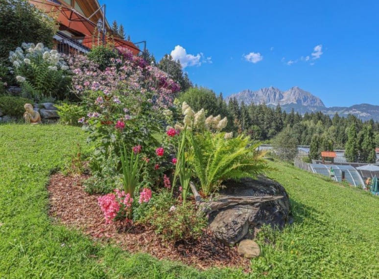 5000_m_garten_mit_bergblick__rosenhof.jpg