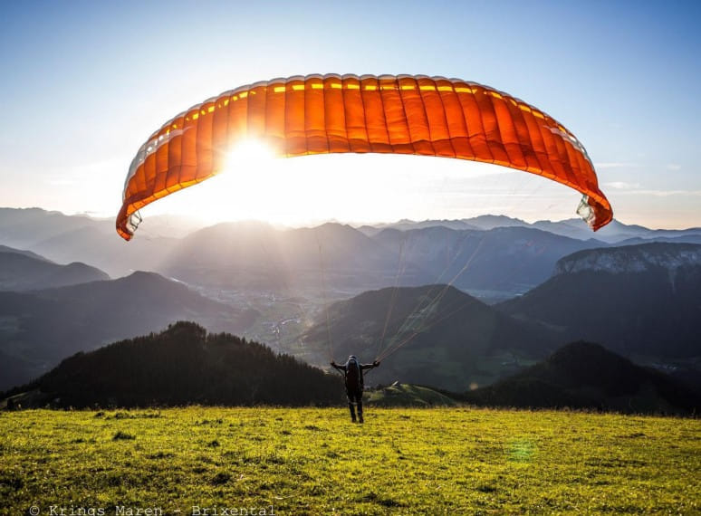 paragleiterstartetueberwestendorfkringsmaren.jpg