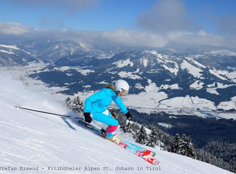 skifahrerinimskigebietst.johannintiroleisendstefan.jpg