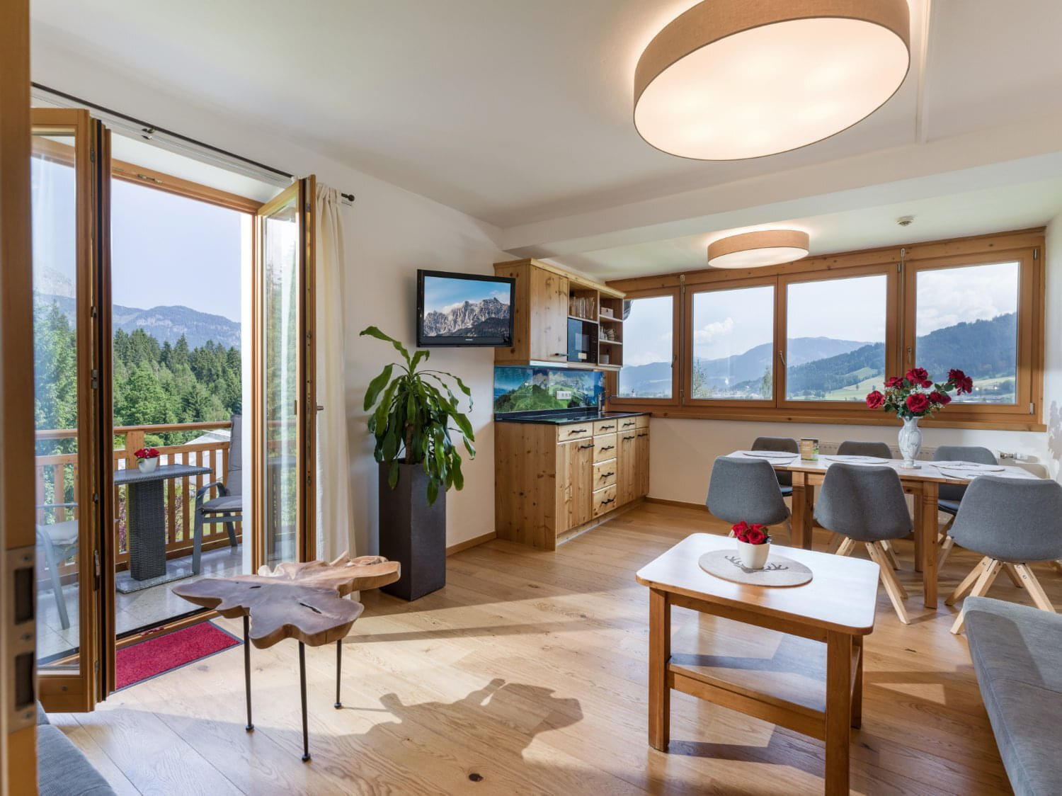 ferienwohnung_mit_bergblick__gartenhotel_rosenhof_bei_kitzbhel